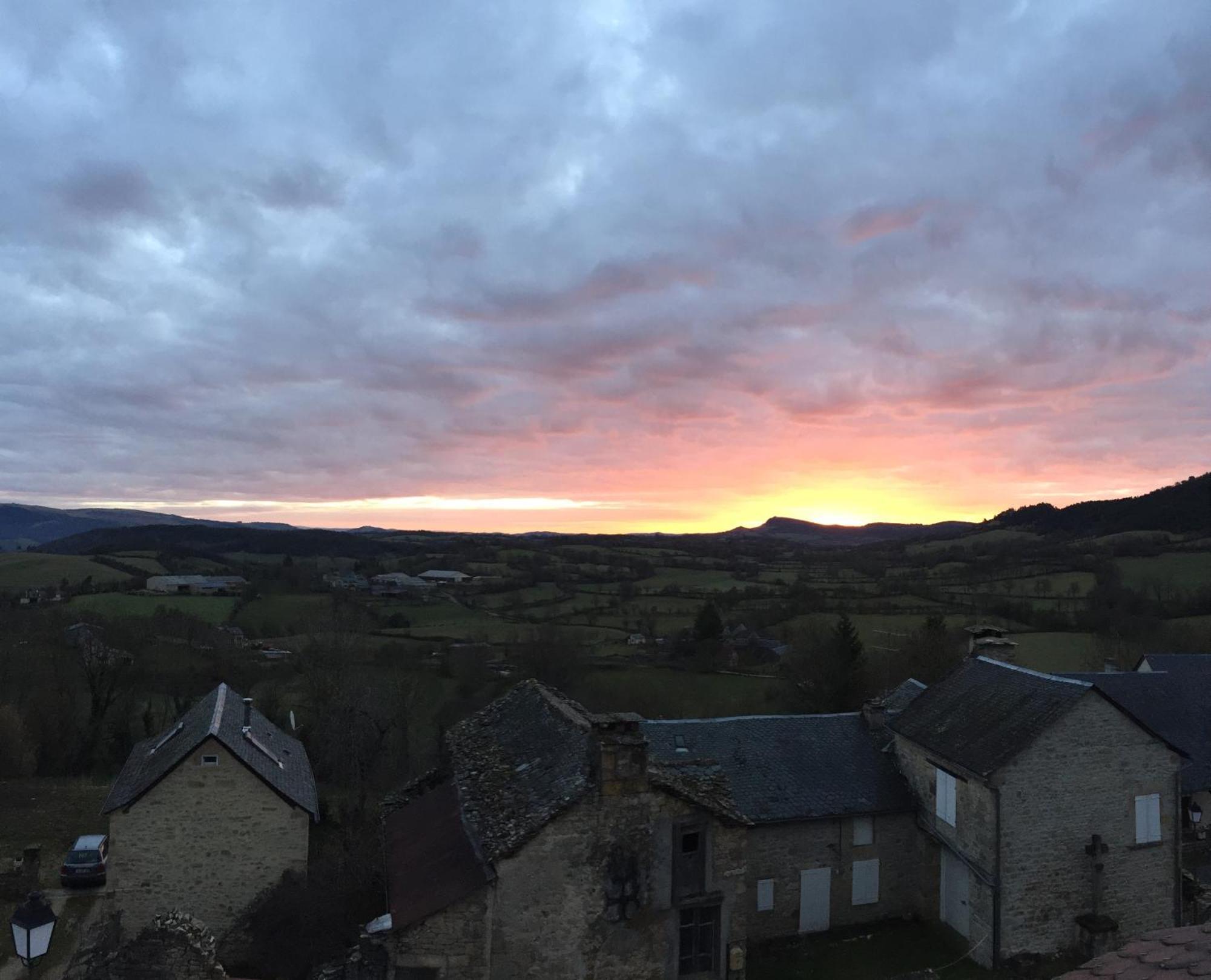 Vila L'Echappee Belle, Vue Panoramique Sur La Campagne Saint-Saturnin-de-Lenne Exteriér fotografie